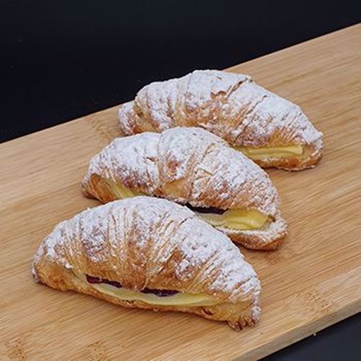 Afbeelding van Gevulde croissant kersen klein