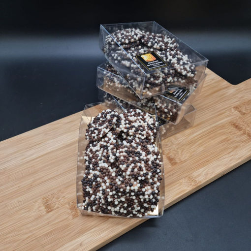 Afbeelding van Chocolade flikken met chocoballetjes 200 gram
